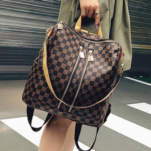 Checkerd Backpack/purse - Picture 2 of 8